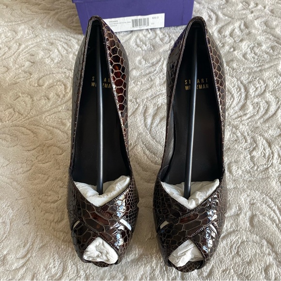 Stuart Weitzman Dresser Pump - Picture 6 of 8